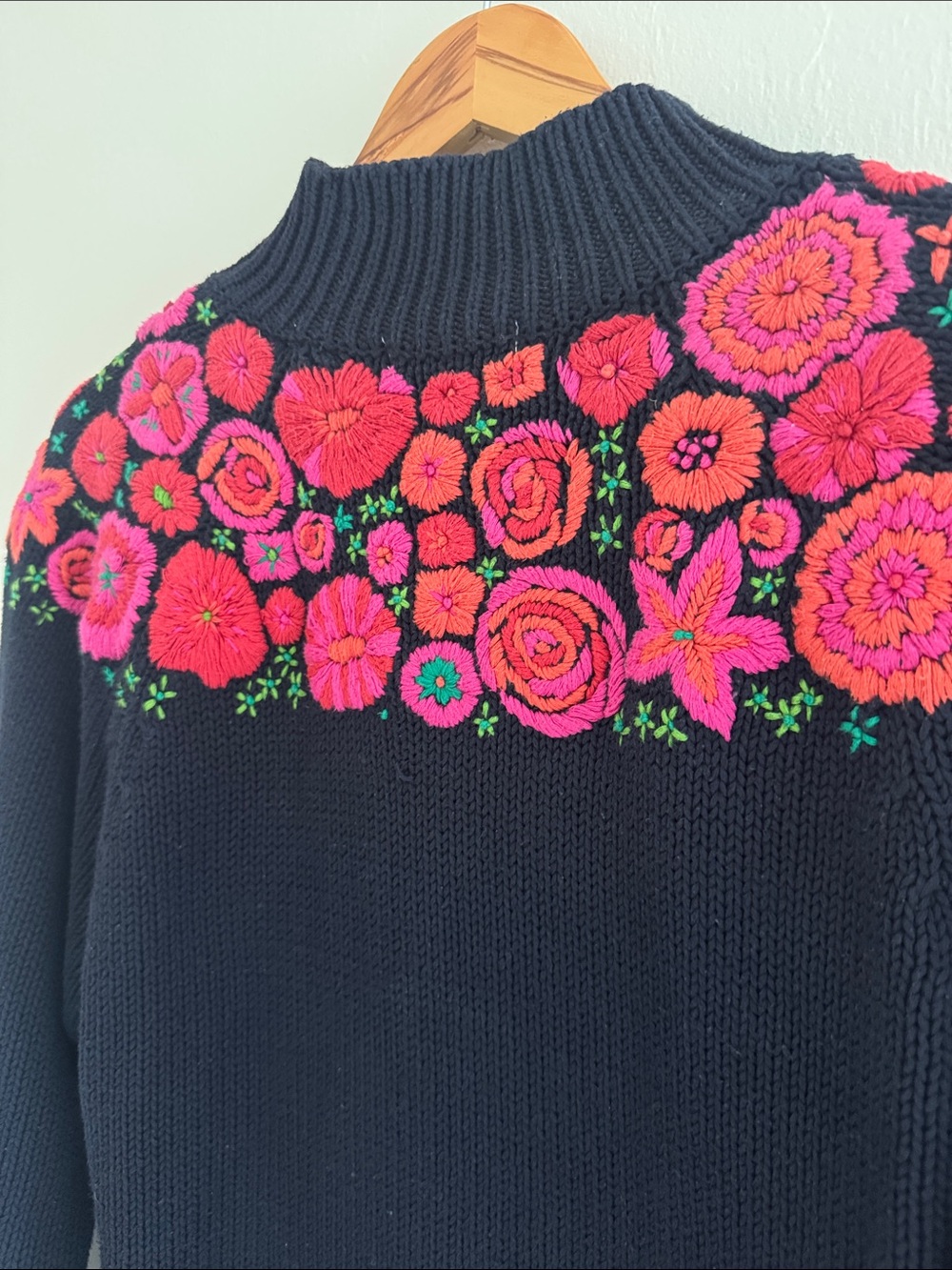 Vintage Ann Taylor Sweater Womens Small Floral Embroidered Mock Neck Black Knit - Picture 8 of 11